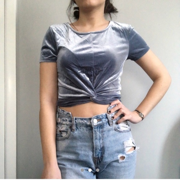 Velvet twist crop top - Picture 2 of 3